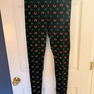 Black and Green Patterned Leggings